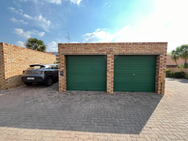Townhouse For Rent in Glen Marais, Kempton Park